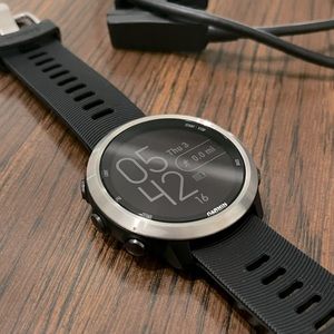 Garmin fourrunner 645 music silver black smart watch